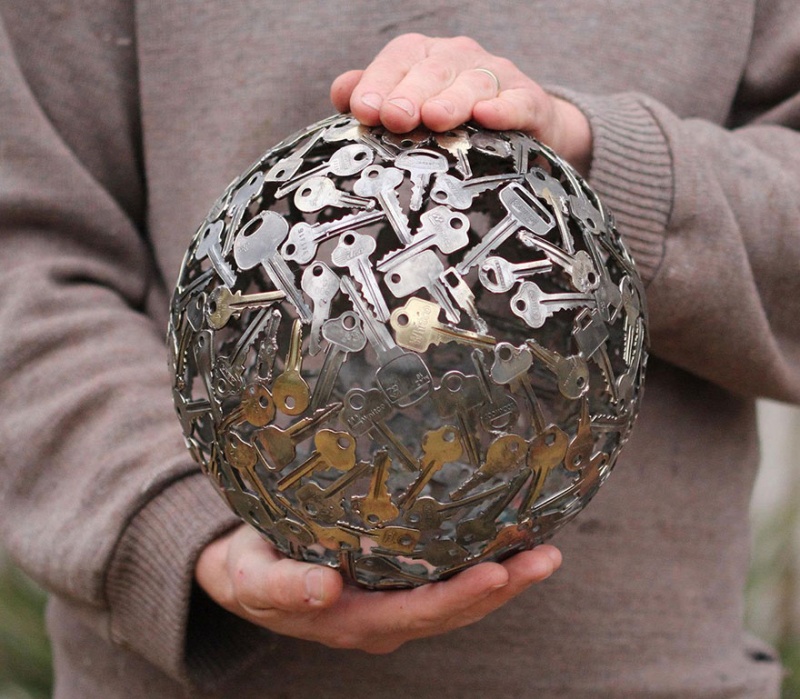 A Beautiful Looking Metal Sphere Made out of Keys-15 Beautiful Items That Are Carved Out Of Scrap