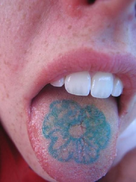 Flower tongue tat-Weirdest Tongue Tattoos