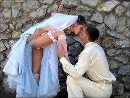 Wedding Kiss like a dog?-Hilarious Wedding Photos