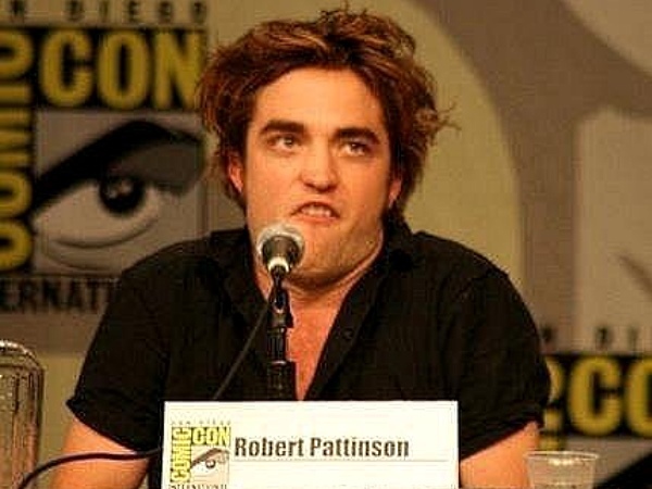 Robert Pattinson Weird Face-15 Stupidest Faces Our Favorite Celebrities Make 