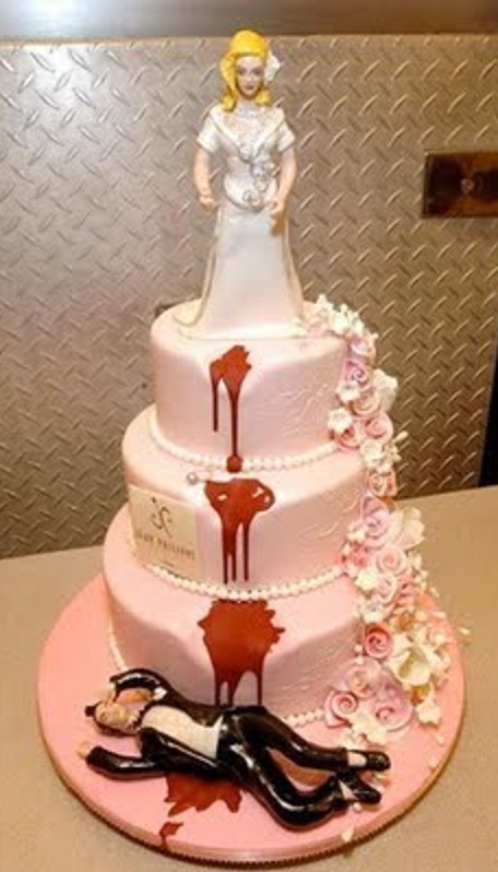 Kill the bridegroom cake-15 Weirdest Wedding Cakes You'll Ever See