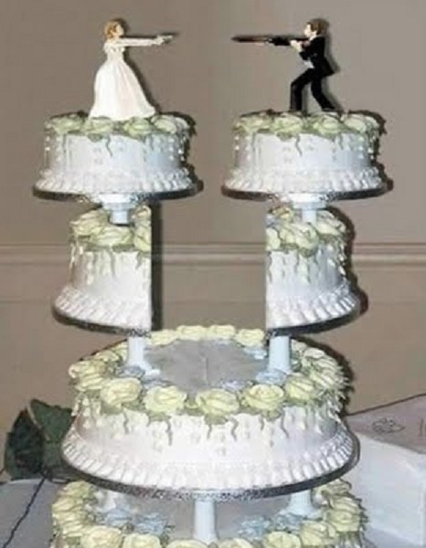 Death Game Wedding Cake-15 Weirdest Wedding Cakes You'll Ever See